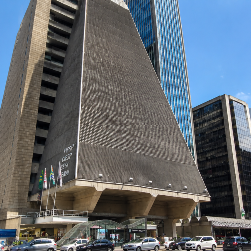 Centro Cultural FIESP na Avenida Paulista em São Paulo com fachada arquitetônica característica