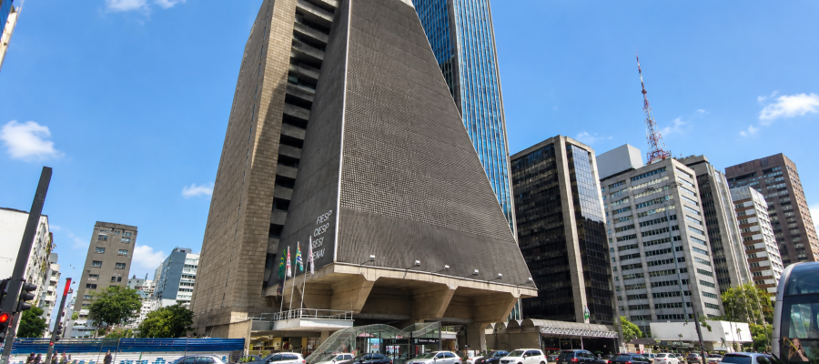 Centro Cultural FIESP na Avenida Paulista em São Paulo com fachada arquitetônica característica